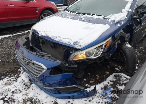 2017 Hyundai Sonata z USA, uszkodzony, nr VIN 5NPE24AF4HH568227